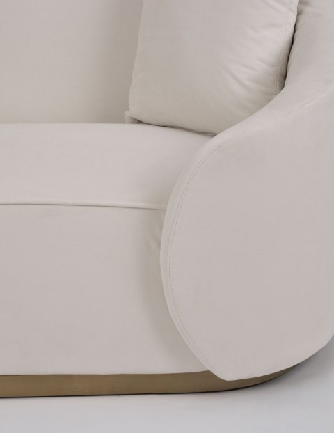 Sofa glamour Nua welurowa - alabastrowa biel / złota podstawa