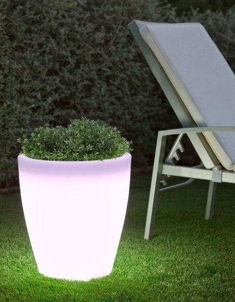 NEW GARDEN donica VIOLETA 55 SOLAR & BATTERY biała NEW GARDEN donica VIOLETA 55 SOLAR & BATTERY biała