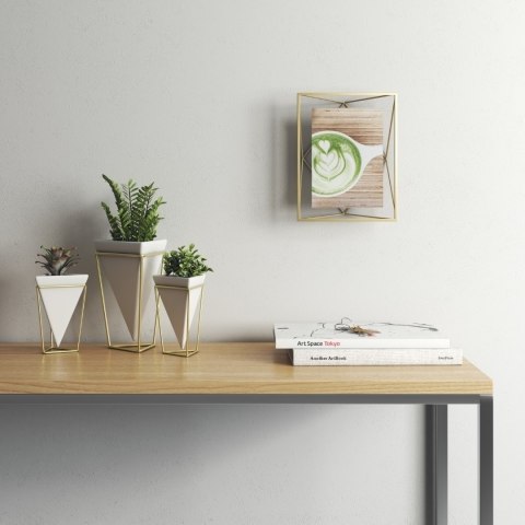UMBRA ramka na zdjęcia PRISMA 13x18 cm - złota UMBRA ramka na zdjęcia PRISMA 13x18 cm - złota