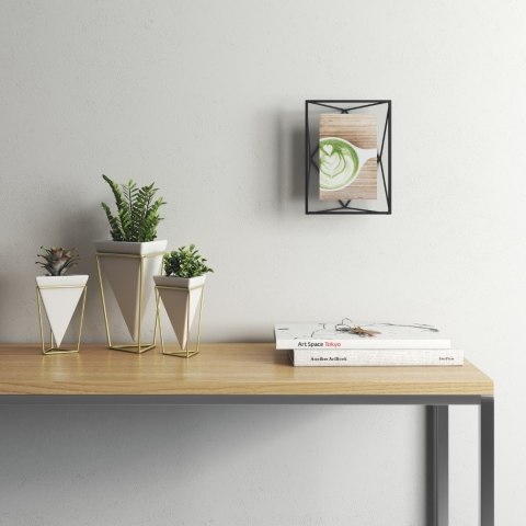 UMBRA ramka na zdjęcia PRISMA 10x15 cm - czarna UMBRA ramka na zdjęcia PRISMA 10x15 cm - czarna