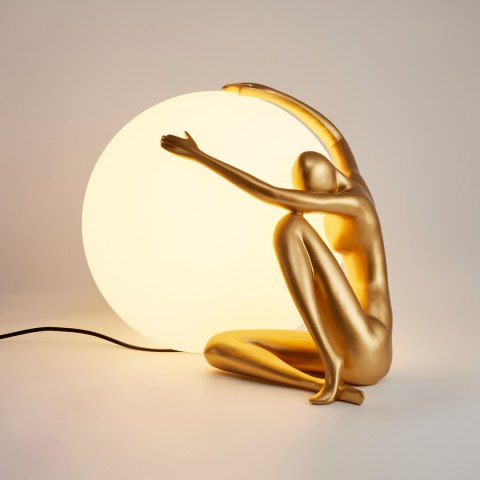 Lampa stołowa WOMAN-1 złota 47 cm Lampa stołowa WOMAN-1 złota 47 cm